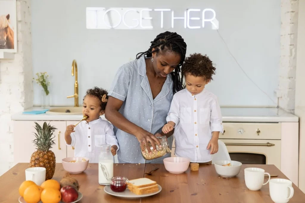 Learning Towers 5 Best Kitchen Helper Stools For Toddlers CutHills Com   Kitchen Helper Stool 1024x683.webp