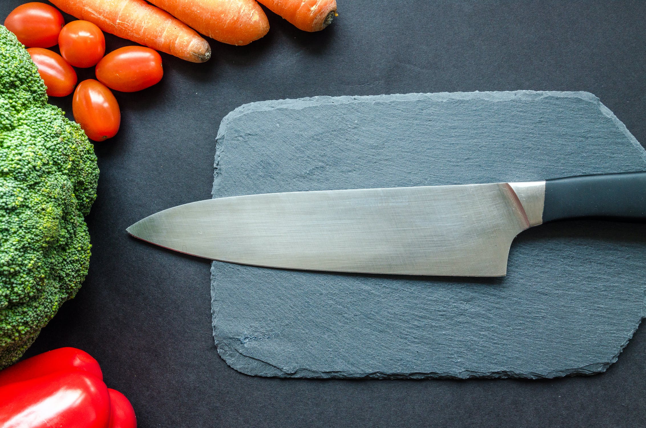 Best Guide on How to Sharpen Knife With Sandpaper