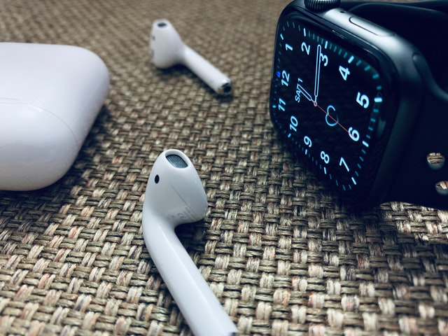 dirty airpods from earwax