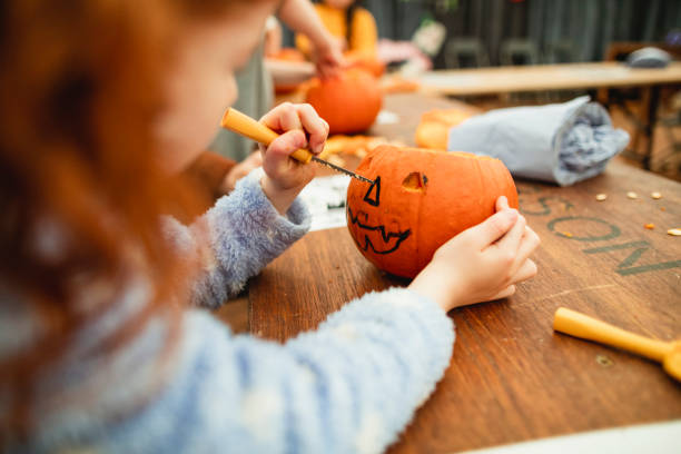 how to carve a pumpkin with a knife