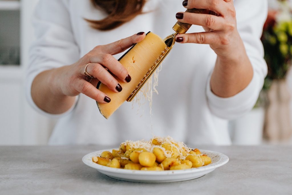 how to sharpen cheese grater